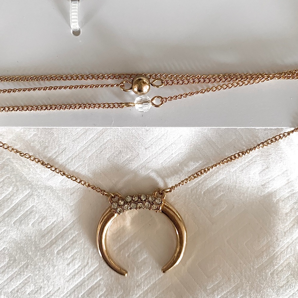 NWT moon pendent choker